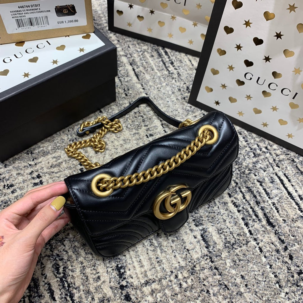 GUCCI Marmont 22cm Black Calfskin Gold Hardware