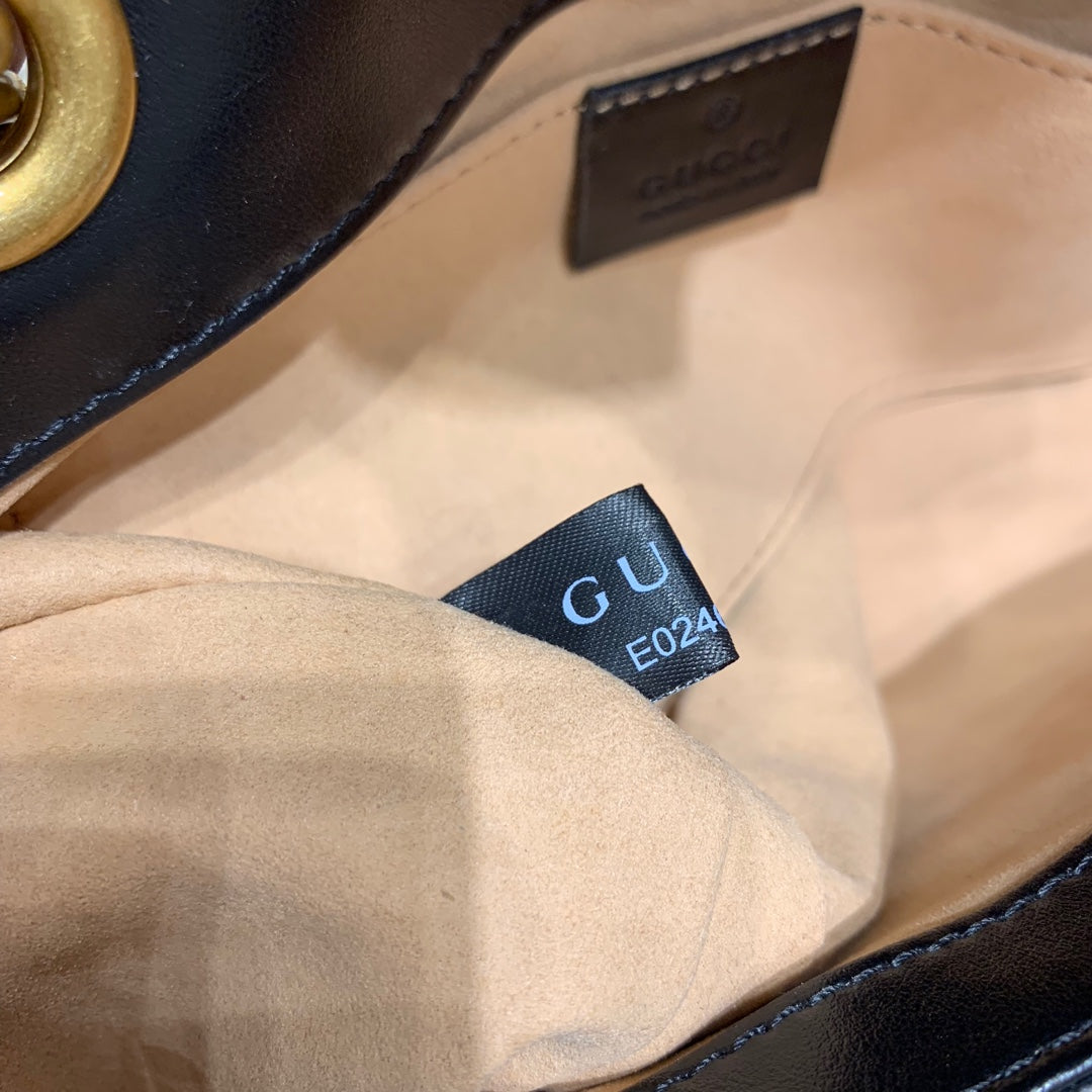 GUCCI Marmont 22cm Black Calfskin Gold Hardware