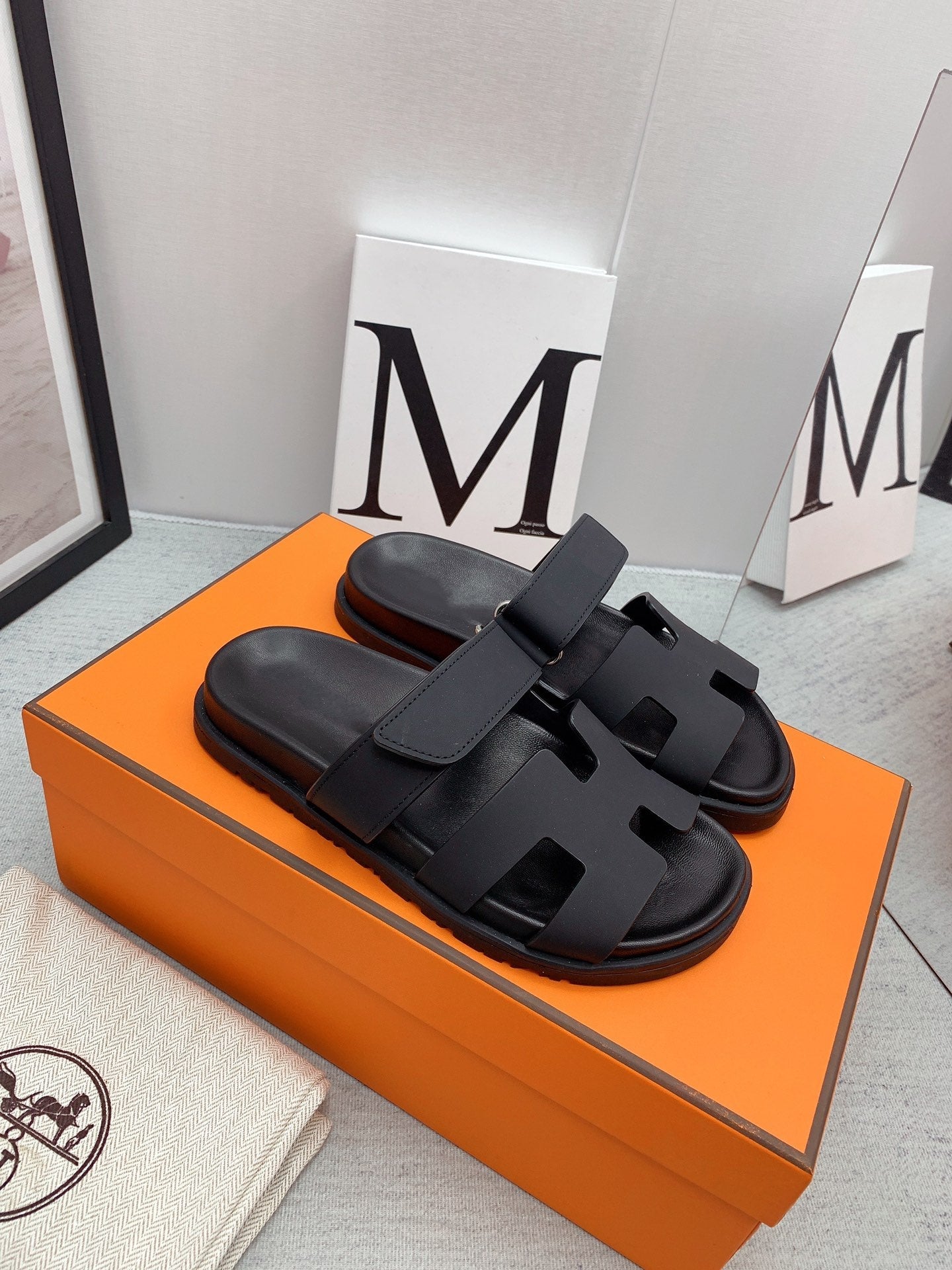 HERMES Chypre Sandal Black