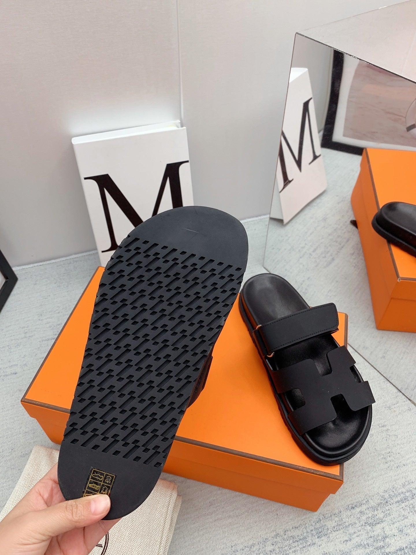HERMES Chypre Sandal Black