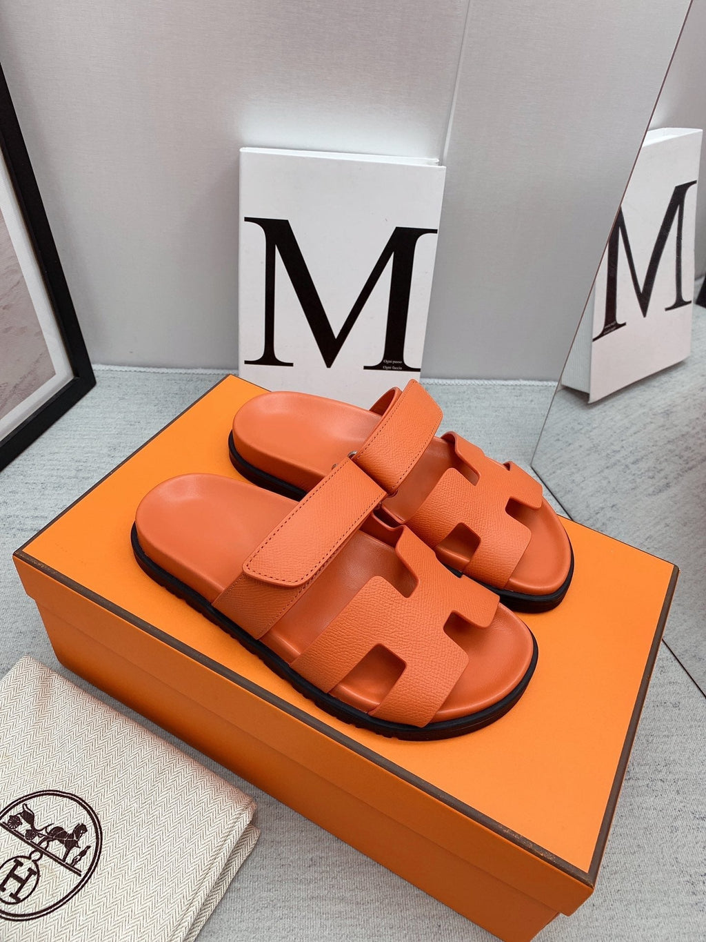 HERMES Chypre Sandal Orange