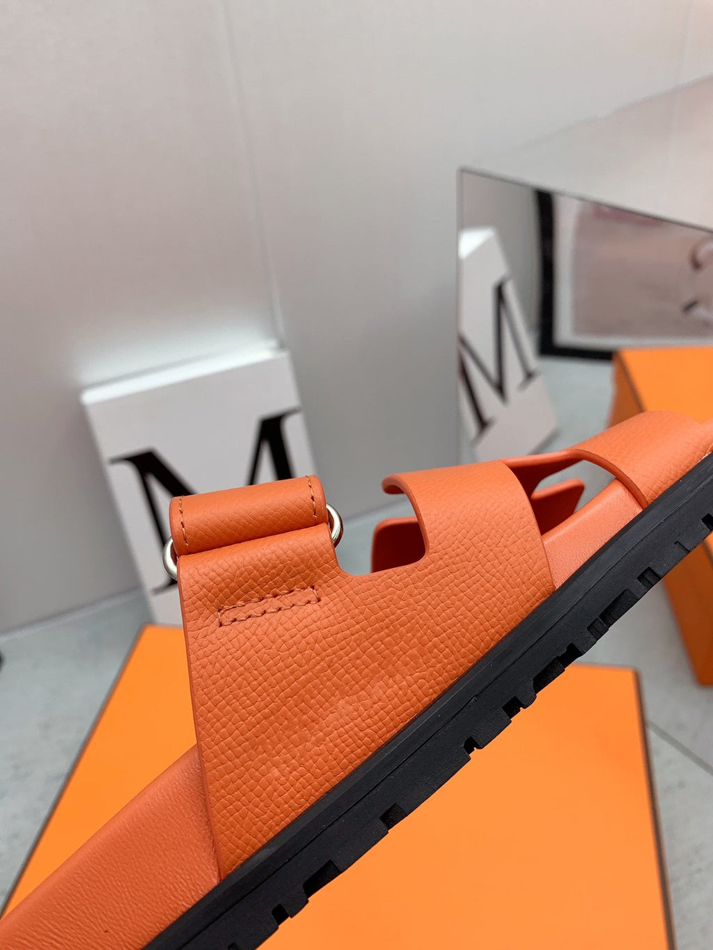 HERMES Chypre Sandal Orange
