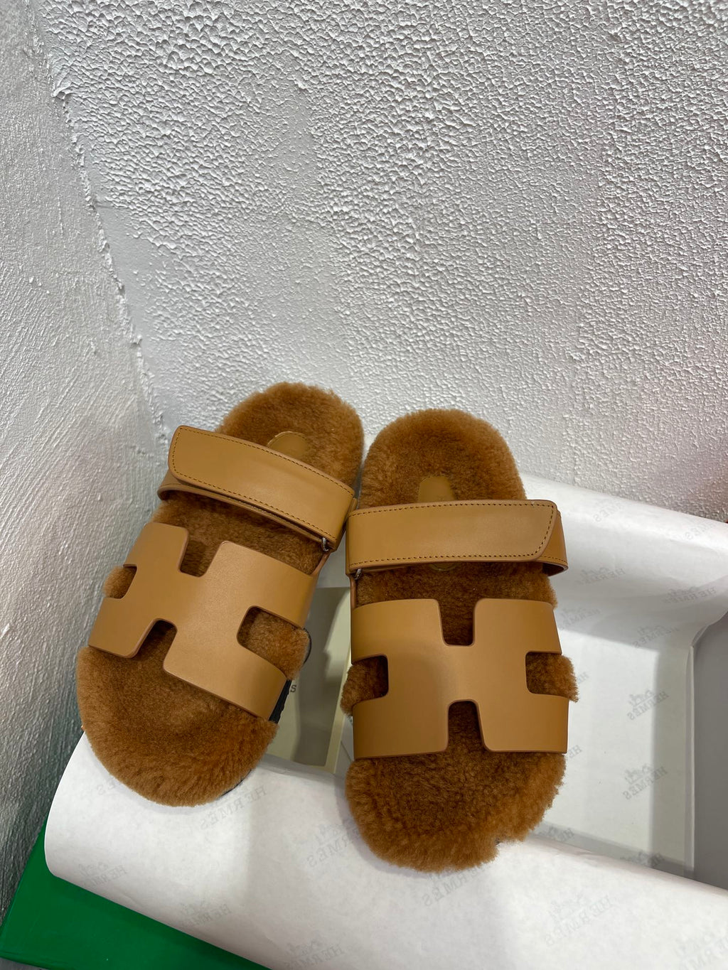 HERMES Chypre Sandal Gold shearling insole Gold goatskin lining