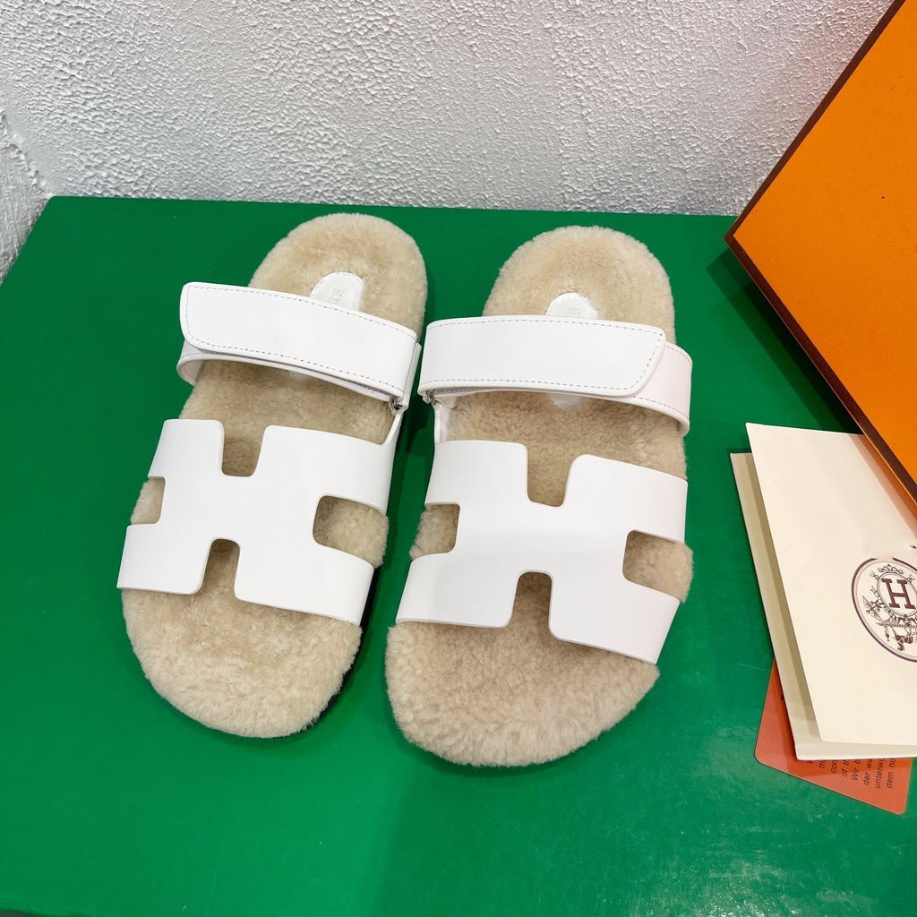 HERMES Chypre Sandal White shearling insole White goatskin lining