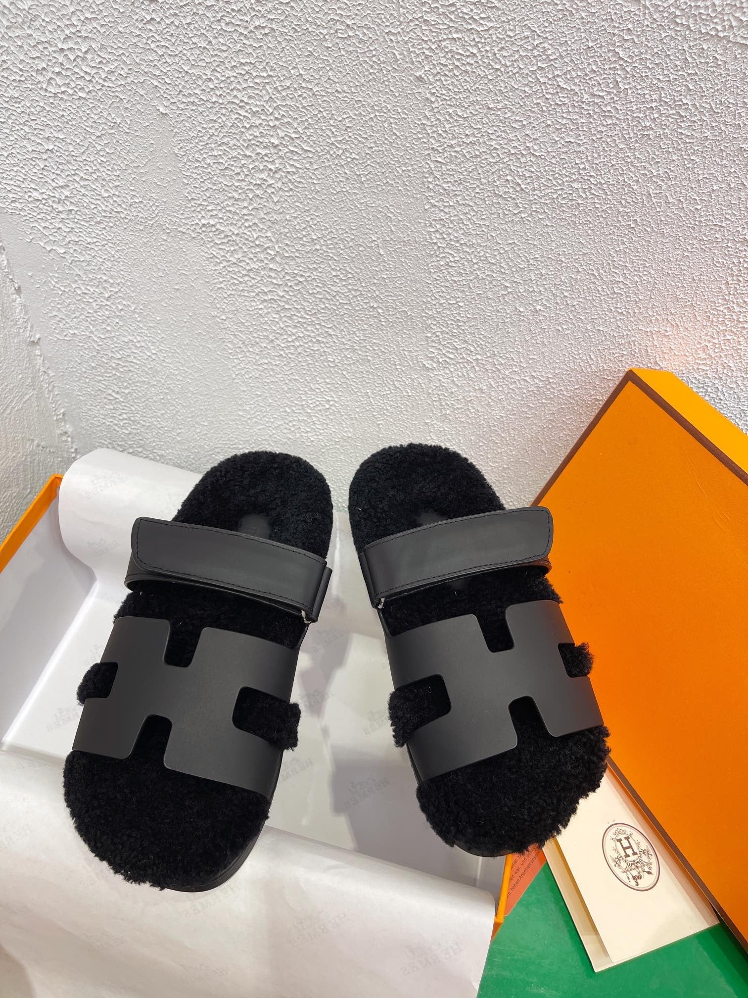 HERMES Chypre Sandal Black shearling insole Black goatskin lining