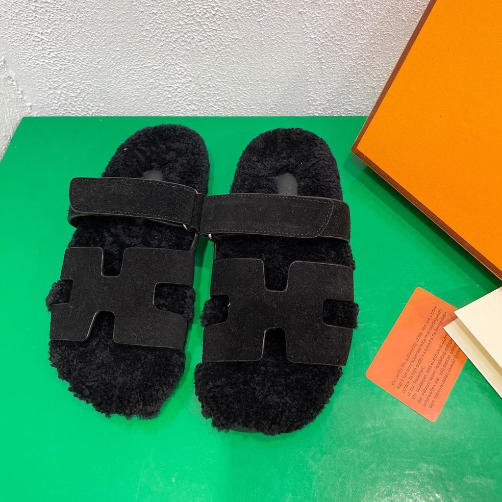HERMES Chypre Sandal Black shearling insole Black Velvet leather lining